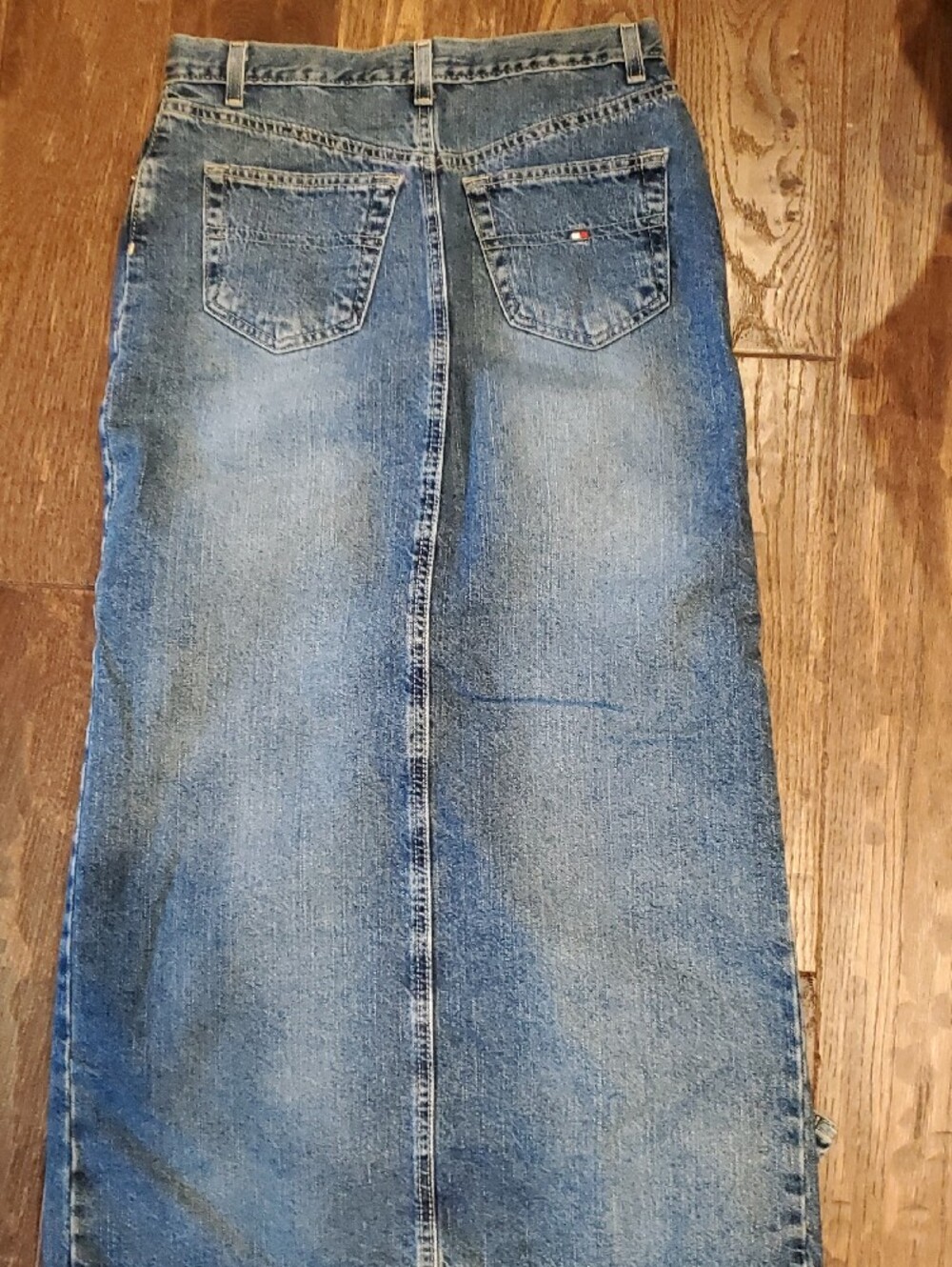 Tommy Hilfiger Jeans Denim Skirt with Signature Label - Picture 11 of 12